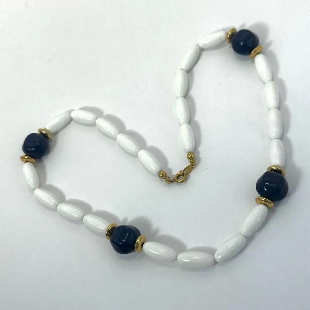 Trifari vintage white and navy blue beaded barrel necklace